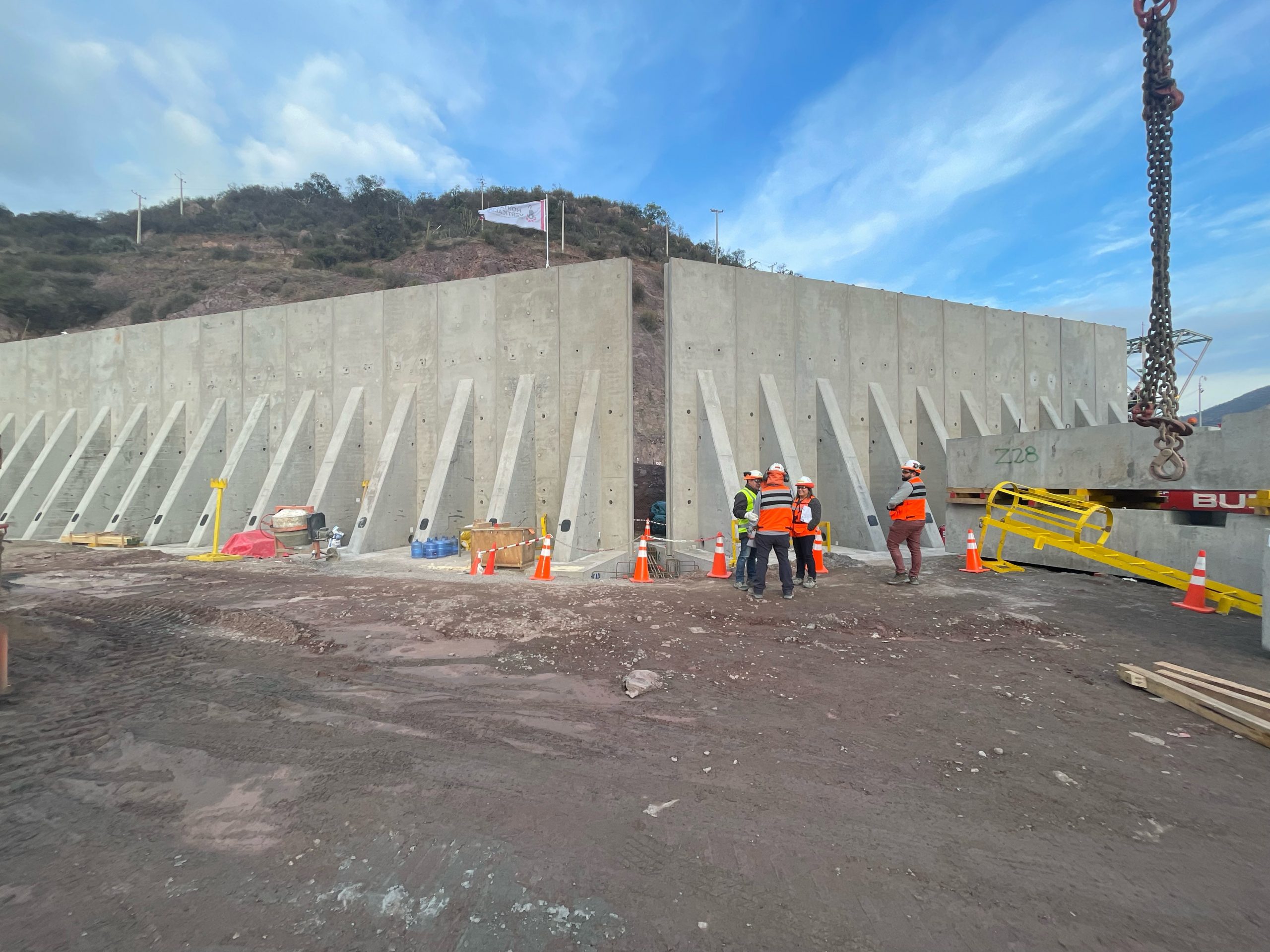 Proyecto Muro De Protección, Estación De Ciclones - Tranque El Torito - Imagen 2