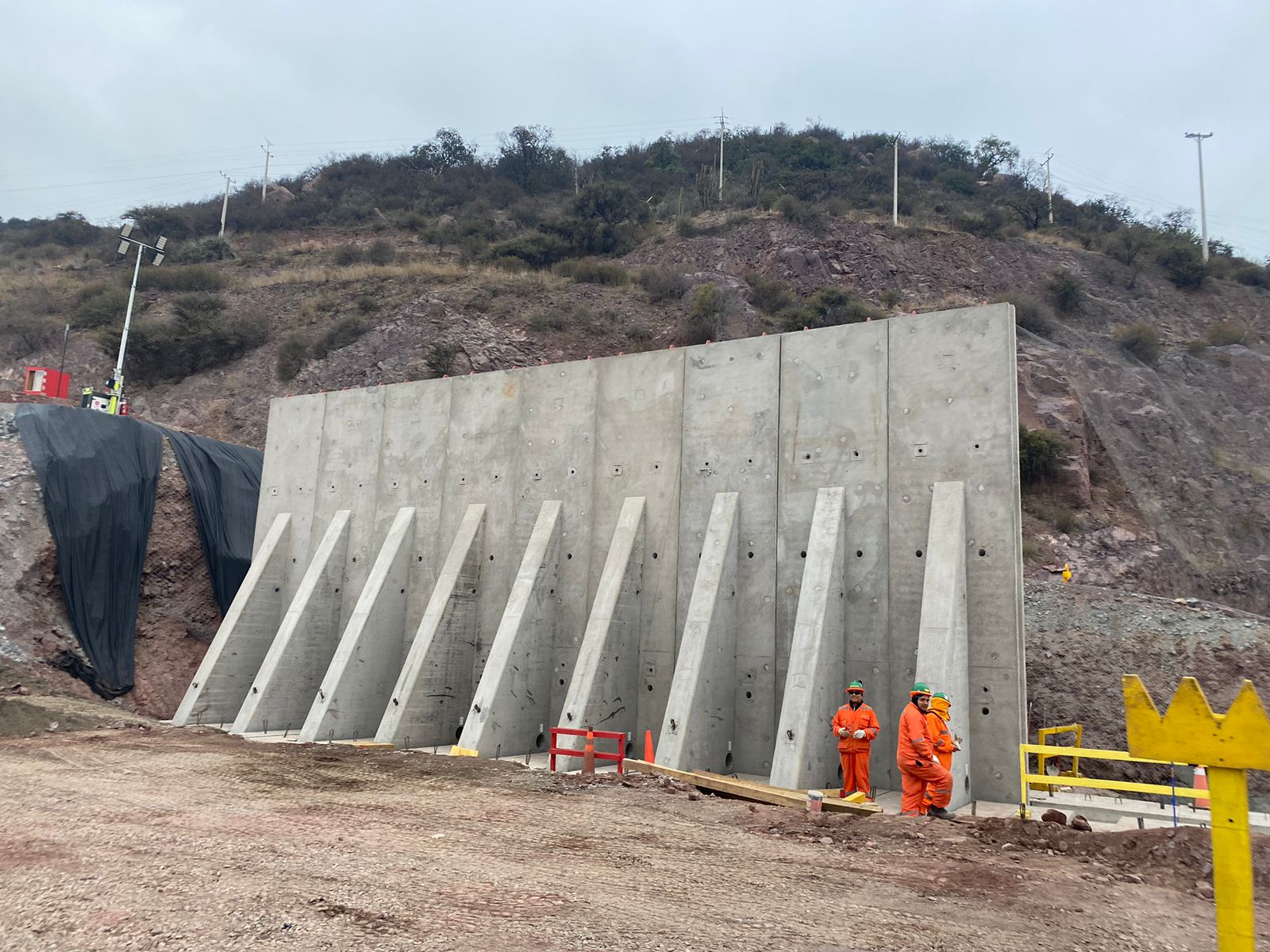 Proyecto Muro De Protección, Estación De Ciclones - Tranque El Torito - Imagen 3